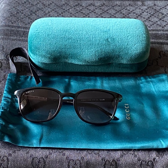 NEW GUCCI DARK GREEN SUNGLASSES WITH CASE/DUST BAG - Picture 2 of 7